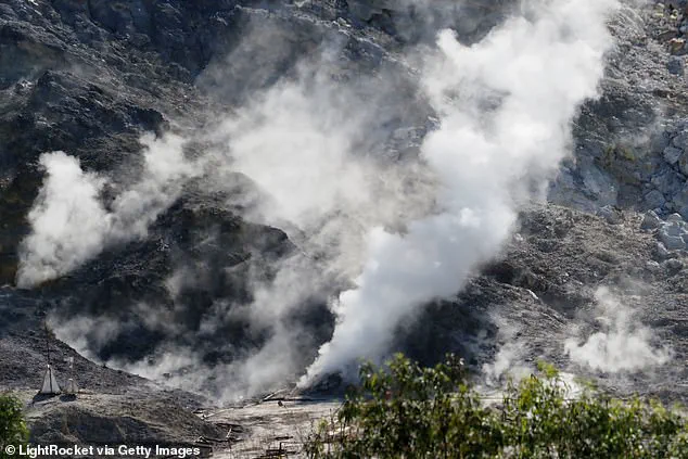 Supervolcano Wakes Up: AI Analysis Reveals Campi Flegrei's Surging Seismic Activity, Threatening Hundreds of Thousands