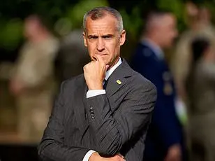 Viral Video Captures Trump Aides Dancing at Mar-a-Lago New Year’s Eve Celebration