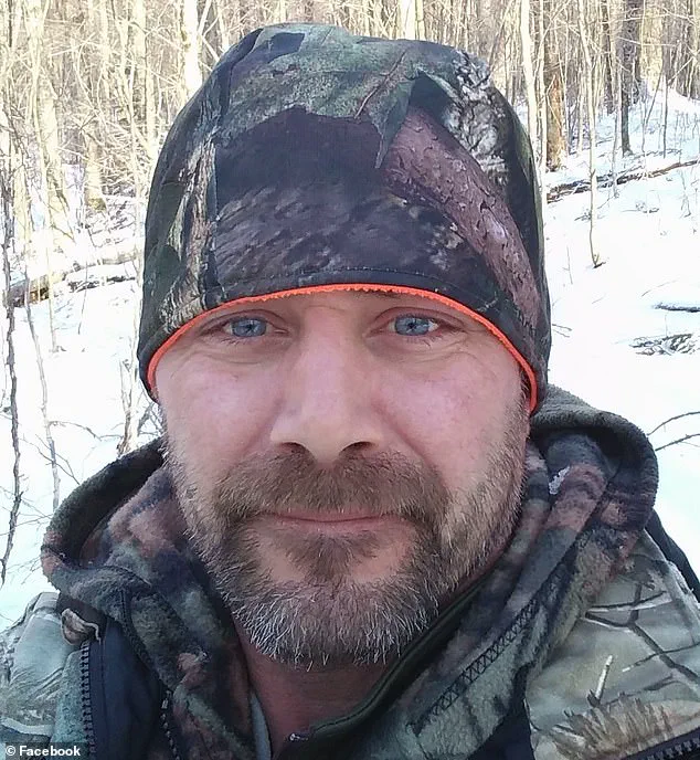 Last-Minute Rescue on Thin Ice: Father's Heroic Act Saves Son in Upstate New York Snowmobile Accident