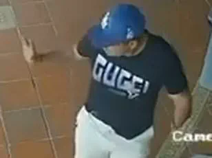 Armed Attack in Isla Mocoli, Ecuador: Authorities Investigate Incident Involving Individuals in Police Uniforms