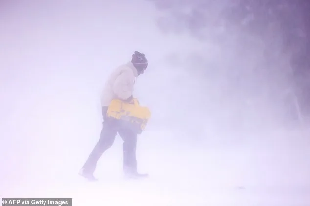 Hurricane-Force Winds Trigger Travel Chaos Across U.S. as Flight Delays and Emergency Response Challenges Mount