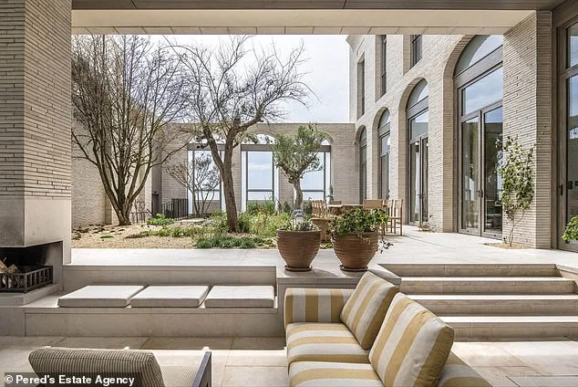 Dave Gilmour's £15M Seafront Mansion Stuck in Property Nightmare After £6M Price Cut