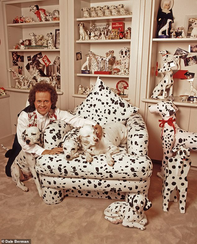Behind the Glitter: The Hidden Life of Richard Simmons Revealed in a 1996 Photo Shoot