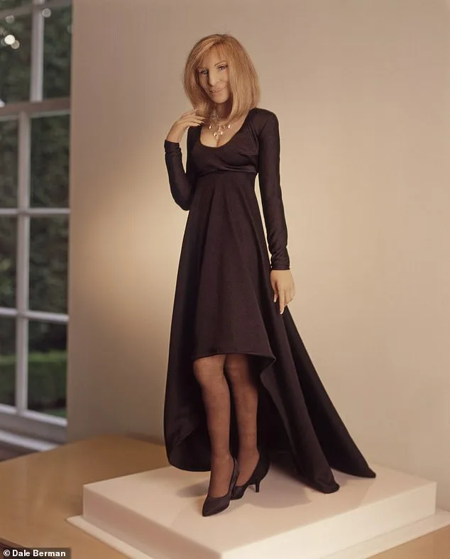 Behind the Glitter: The Hidden Life of Richard Simmons Revealed in a 1996 Photo Shoot