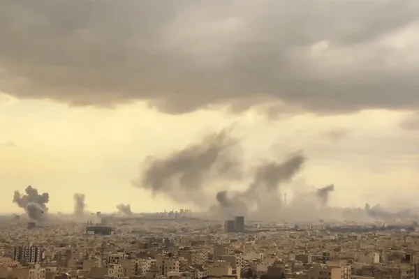 Explosions Rock Tehran's Central District, Damage Reported Near Government Buildings