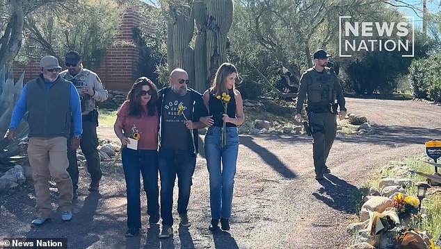 Savannah Guthrie Returns to Today Show in Emotional Reunion as Search for Mother Continues