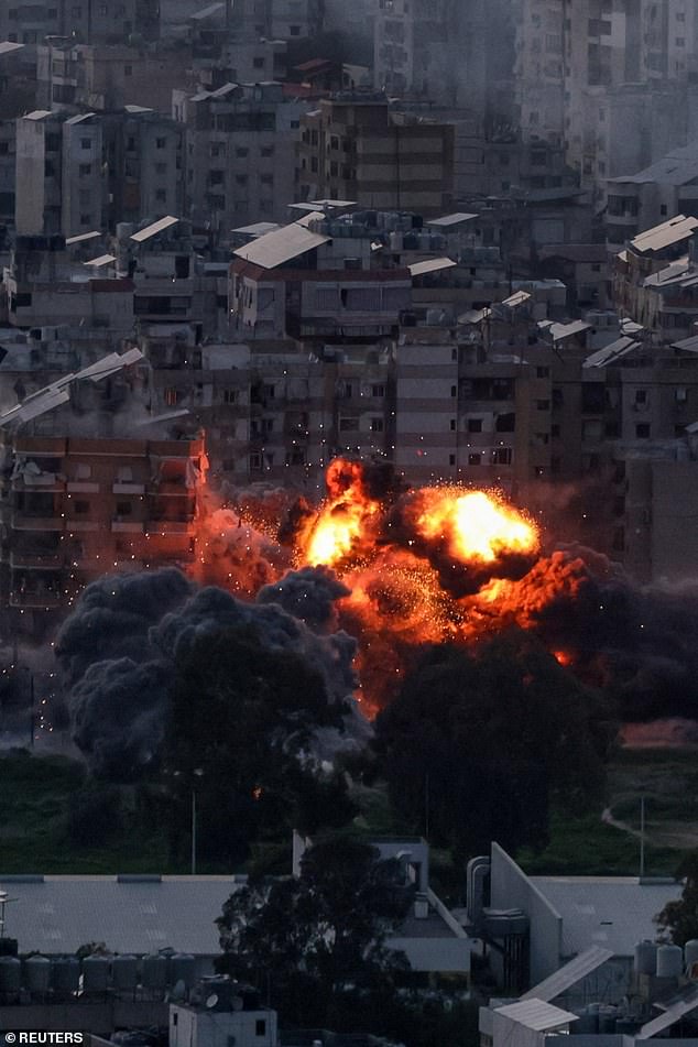 Aviation Influencer Faces Criticism for 'Stranded' Claims Amid Middle East Crisis, as Viewers Accuse Him of Avoiding Economy Flights