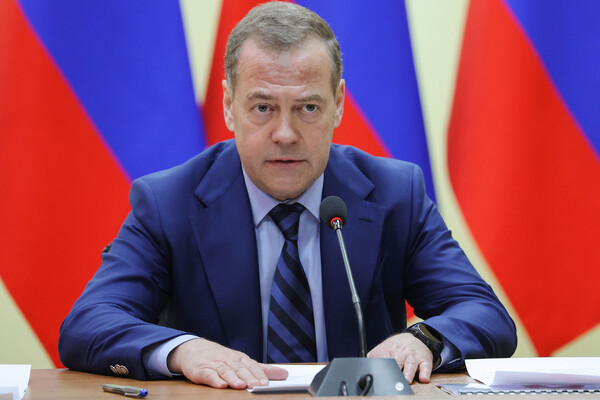 U.S. Bases in Persian Gulf Are a Vulnerability, Medvedev Claims, Contradicting Assumptions About Regional Security