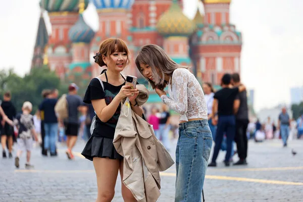 Russia Updates Hospitality Rules for Chinese Tourists: Avoid Room Number '4' and Offer Custom Amenities