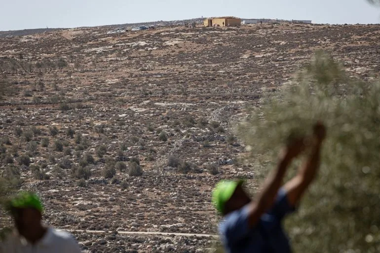 Israeli Settlers Launch Brutal Attacks on Qusra and Rashayda Villages in West Bank, Killing One and Stealing Livestock