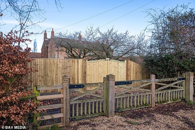 Andrew Mountbatten-Windsor's Move to Marsh Farm Begins with Art Arrivals and Teddy Bear Challenges