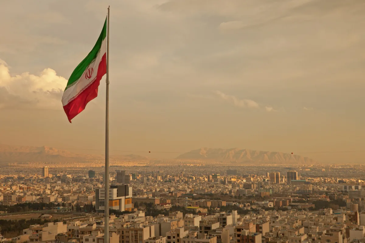 Iran Claims Interception of U.S. F-15 in Strategic Strait of Hormuz, Raising Regional Tensions