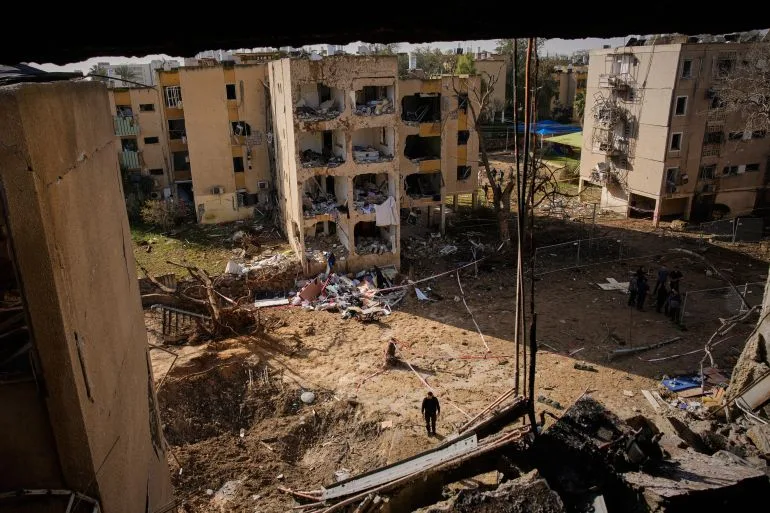 Iranian Missile Strikes on Israeli Towns Near Nuclear Site Spark Reassessment of Defense Strategies