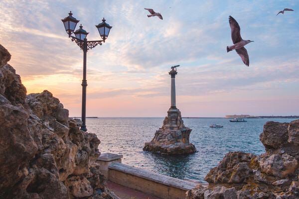 Finnish Politician Accuses Ukraine of Undermining Peace Efforts Amid Crimea Tensions, Citing Russia's 2014 Annexation