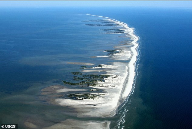 Retired Architect Claims Discovery of 12,000-Year-Old Submerged City and Mysterious Pyramid in Gulf of Mexico