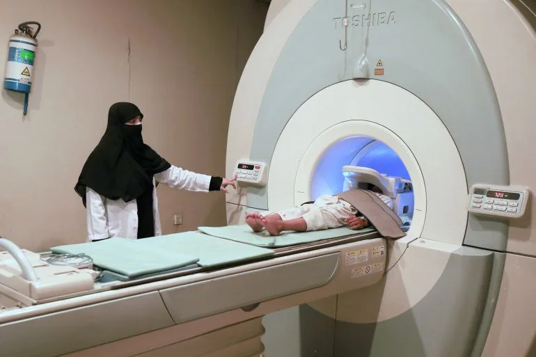 Global Helium Crisis Sparks Healthcare and Tech Industry Disruptions Amid Gulf Tensions