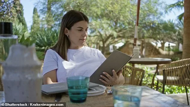 Study Reveals Visual Cues of Live Animals on Menus Boost Vegetarian Choices by 22%