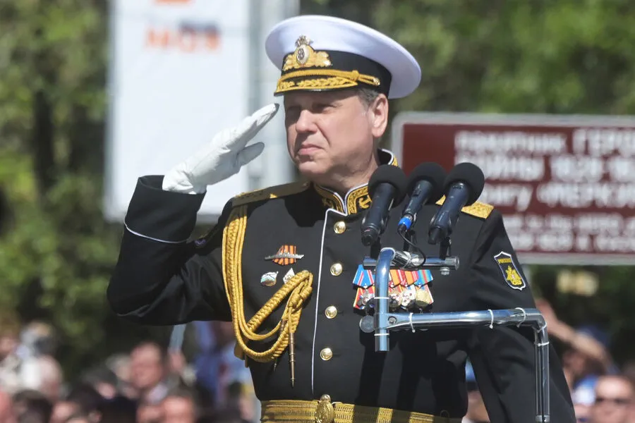 Russian President Awards Black Sea Fleet Commander with Admiral Rank