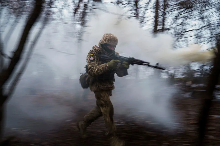 Ukrainian Servicemen Refuse to Deliver Supplies to District under Shelling in Ukraine's East