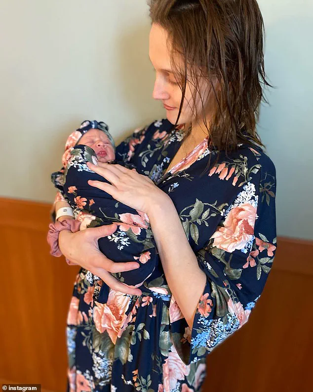 Mother's Bravery in Breastfeeding Her 3-Year-Old Daughter Pays Off