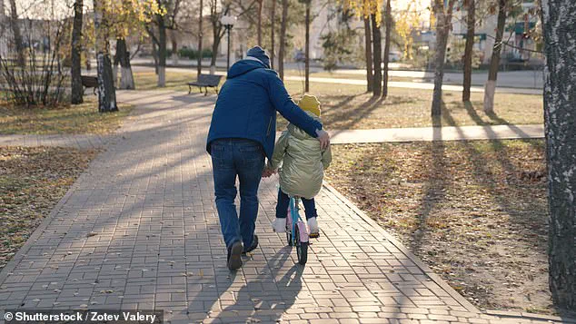 Study Shows Park Walks Can Help Fathers Build Closer Bonds with Daughters