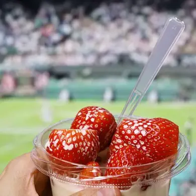 UK's 'Whopper' Strawberries: Warm Spring, Not Genetic Engineering, Behind Oversized Berries, Wimbledon Takes Note