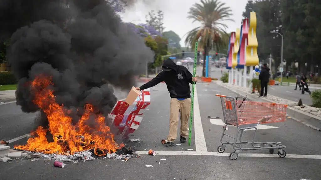Breaking: Post-Election Unrest Escalates as Administration Sources Link Protests to Deepening Ideological Divides and Democratic Party Scrutiny
