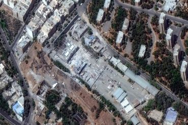 US-Iran Tensions Escalate as Claims of Government Directive to Warn Iran Before Strikes Fuel Public Uncertainty