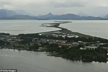 Alaska's Coastal Communities in Mass Evacuation as Major Earthquake Sparks Tsunami Warning