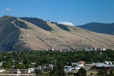 As Flash Floods Ravage the US, Experts Warn of Need for Stricter Climate Regulations
