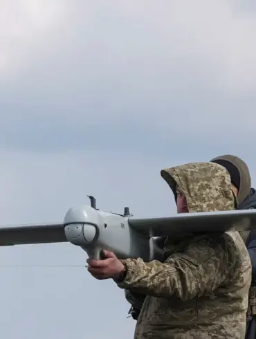 Auterion to Deliver 33,000 AI-Powered Drones to Ukraine by 2025: A New Era in the Technological Arms Race