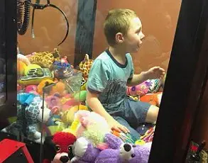 Claw Machine Incident Sparks Safety Concerns After Toddler Trapped at Community Center