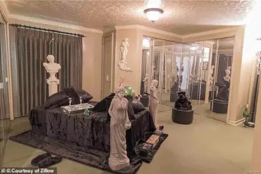 From Gilded Excess to Crumbling Ruins: The Untold Story of Ronald Nassar's Liberace-Inspired Home