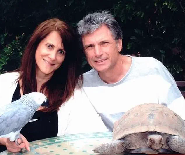 Investigation into Alleged Killer of Robin Kaye and Husband Explores Prior Knowledge from Service Worker Visit