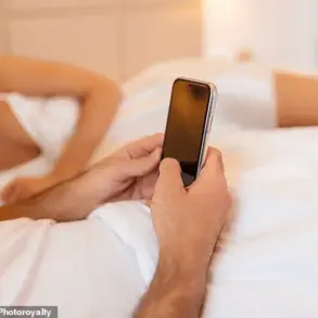 Marc Porcar Warns of Five Urgent Signs Your Phone May Be Spying on You