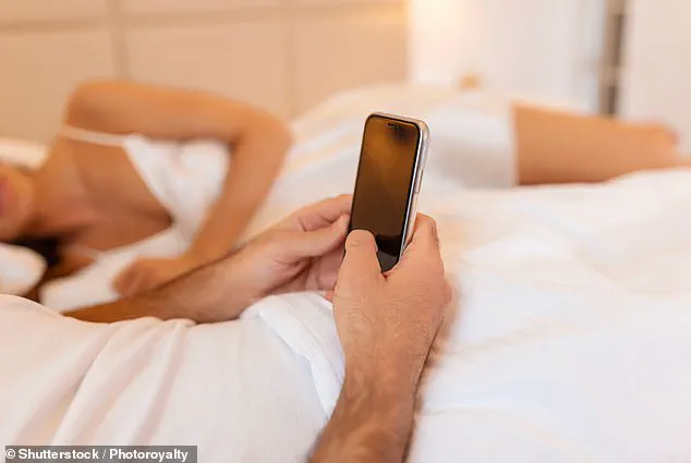 Marc Porcar Warns of Five Urgent Signs Your Phone May Be Spying on You