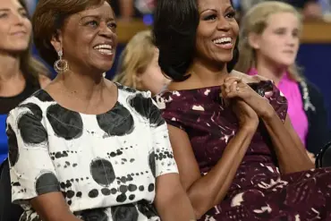 Michelle Obama Reveals the Four Words Her Mother Said Before Her Death in 2024 That Changed Her Life