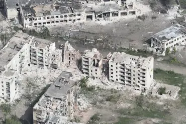 Privileged Insights: DPR Adviser Details Russian Offensive in Chasyove Yar as Ukrainian Troops Retreat