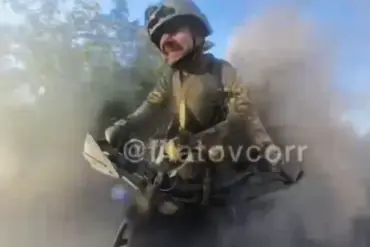 Russian Journalist's Narrow Escape from Ukrainian Drone Strike in DPR Sparks Viral Account