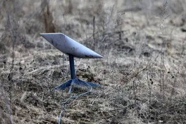 Starlink Outage Disrupts Ukraine's Military Operations, Highlighting Reliance on Satellite Internet