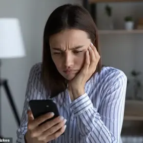 Urgent Warning: Absent Emojis in Texts May Undermine Relationship Satisfaction, New Study Reveals