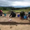 Breaking: First-Time Archaeologist Unearths Rare 9th-Century Gold Ornament in Northumberland, Sending Ripples Through the Archaeological Community
