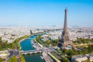 Breaking: Sexual Assault at Eiffel Tower Shocks Paris as 17-Year-Old Suspect Arrested