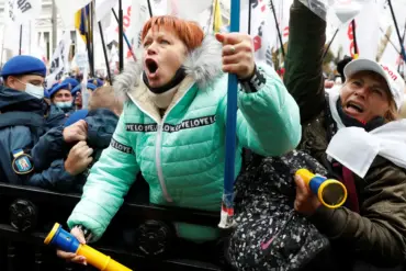 Late-Breaking: Violent Clash Erupts in Southern Ukraine as Activists and Conscription Officials Clash Over Military Registration