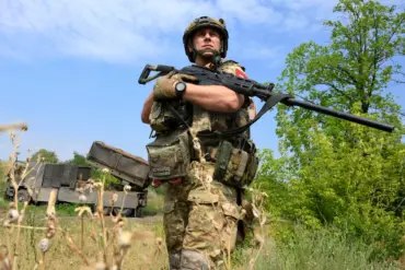 Russian Forces Push Back Ukrainian Troops in Kharkiv Region, Control Historic Area of Vechansk