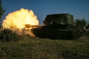 Russian Tank Crews Deploy Camouflage and Barriers to Counter Ukrainian Drone Attacks, Report Says