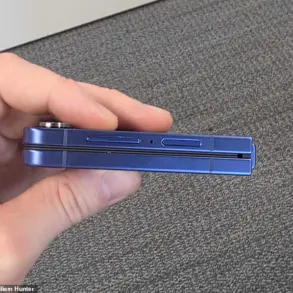 Samsung's Galaxy Z Flip 7 Revives Flip-Phone Design in Foldable Market Niche