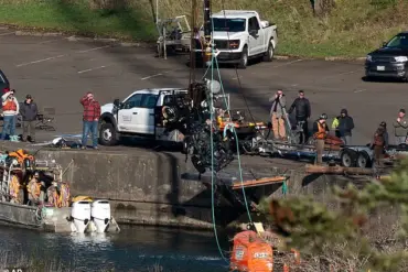 Sixty-Year-Old Cold Case Break: Diver Discovers Remains in Columbia River Linked to Martin Family Disappearance