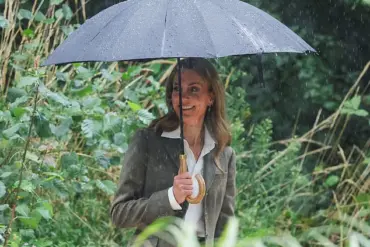 Princess of Wales Makes Striking Return to Public Life with Prince William at Natural History Museum, Sparking Speculation Over New Look