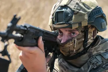 Russian Forces Advance into Kharkiv Region, Driving Ukrainian Units from Glushchenkovo, Reports Say